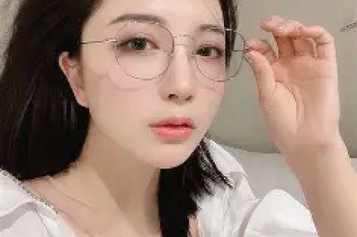 被黑人驮在肩上和孔令辉同居11年的马苏现在依旧孑然一身